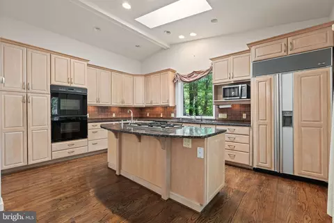 6802 Nesbitt Pl, Mclean, VA 22101 photo 12