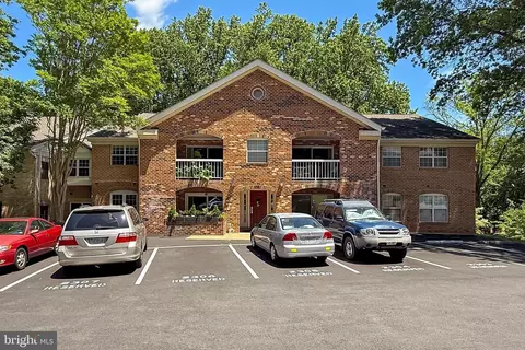 5823 Cove Landing Rd #101, Burke, VA 22015