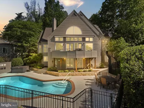 11583 Greenwich Point Rd, Reston, VA 20194