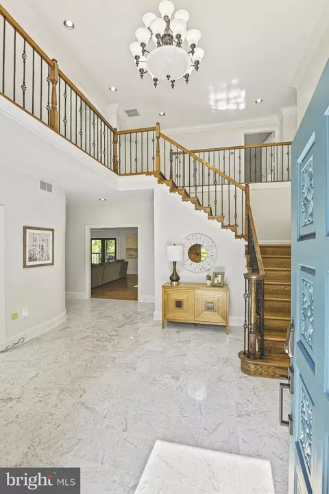 Entry Way - 1016 Bellview Rd, Mclean, VA 22102 photo 5 of 9