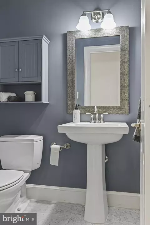 Bath - 1016 Bellview Rd, Mclean, VA 22102 photo 2 of 10