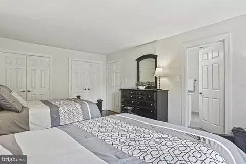 Bedroom - 1016 Bellview Rd, Mclean, VA 22102 photo 8 of 11