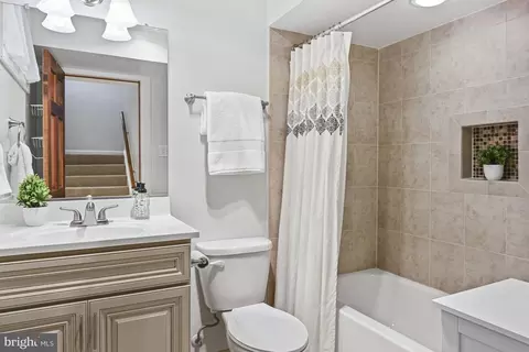 Bath - 1016 Bellview Rd, Mclean, VA 22102 photo 9 of 10