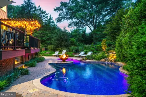 Exterior - 1016 Bellview Rd, Mclean, VA 22102 photo 3 of 43