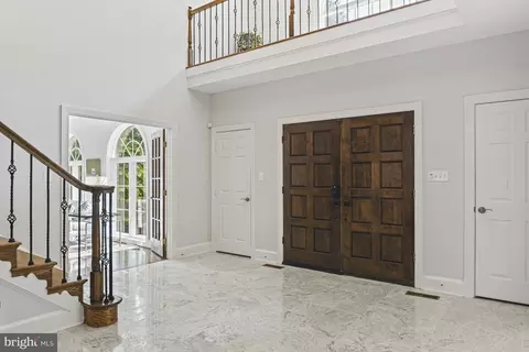 Entry Way - 1016 Bellview Rd, Mclean, VA 22102 photo 2 of 9
