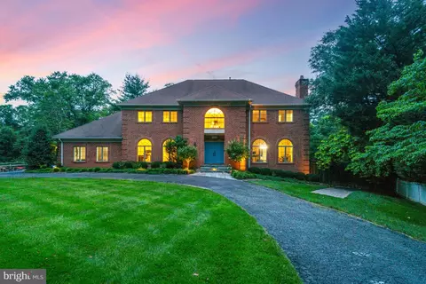 Exterior - 1016 Bellview Rd, Mclean, VA 22102 photo 8 of 43