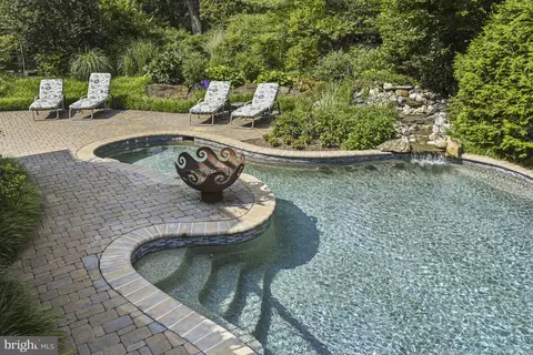 Exterior - 1016 Bellview Rd, Mclean, VA 22102 photo 21 of 43