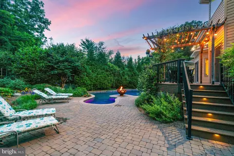 Exterior - 1016 Bellview Rd, Mclean, VA 22102 photo 25 of 43