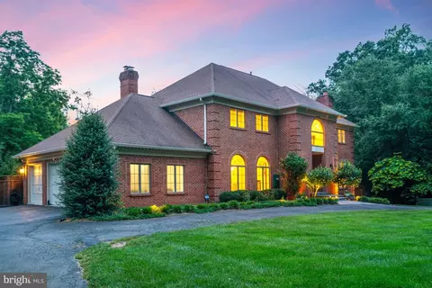 Exterior - 1016 Bellview Rd, Mclean, VA 22102 photo 18 of 43