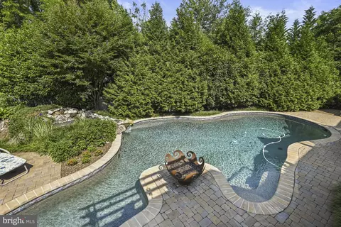Exterior - 1016 Bellview Rd, Mclean, VA 22102 photo 22 of 43