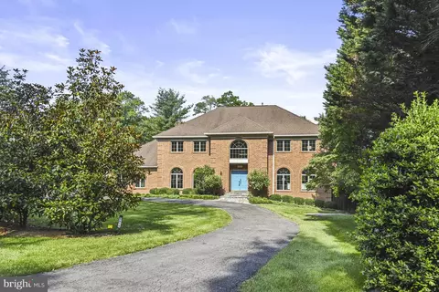 Exterior - 1016 Bellview Rd, Mclean, VA 22102 photo 7 of 43