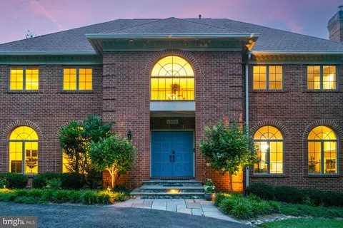 Exterior - 1016 Bellview Rd, Mclean, VA 22102 photo 17 of 43