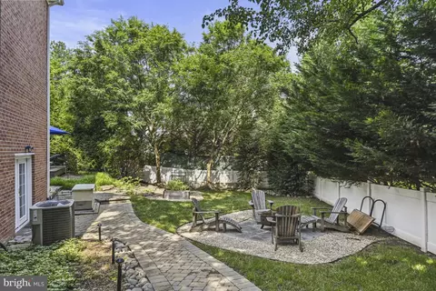 Exterior - 1016 Bellview Rd, Mclean, VA 22102 photo 6 of 43