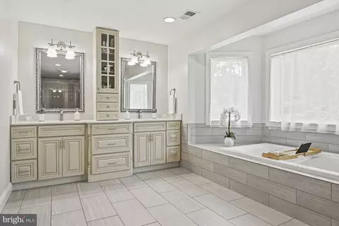 Bath - 1016 Bellview Rd, Mclean, VA 22102 photo 1 of 10