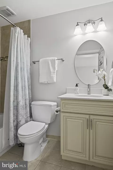 Bath - 1016 Bellview Rd, Mclean, VA 22102 photo 7 of 10