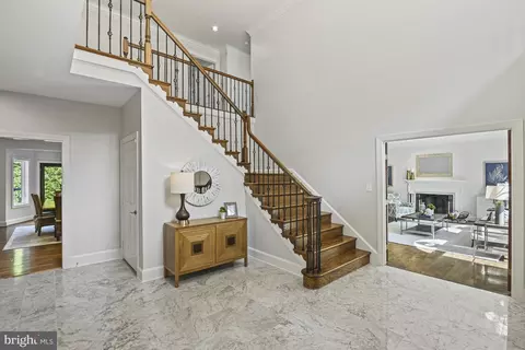 Entry Way - 1016 Bellview Rd, Mclean, VA 22102 photo 4 of 9