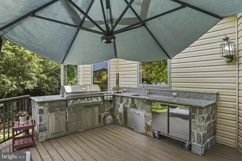 Exterior - 1016 Bellview Rd, Mclean, VA 22102 photo 12 of 43