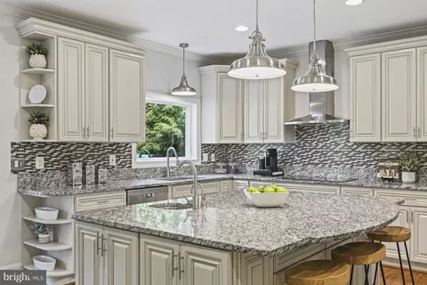 Kitchen - 1016 Bellview Rd, Mclean, VA 22102 photo 6 of 6