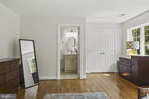 Bedroom - 1016 Bellview Rd, Mclean, VA 22102 photo 9 of 11