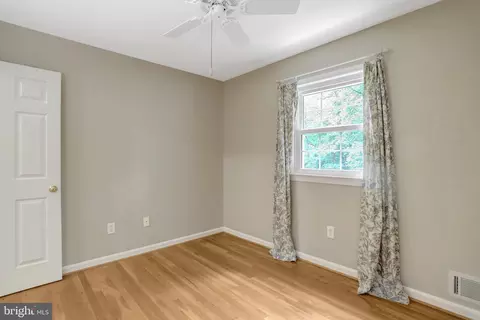 Bedroom - 8706 Fox Ridge Rd, Springfield, VA 22152 photo 10 of 14