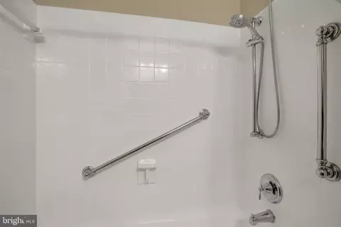 Bath - 8706 Fox Ridge Rd, Springfield, VA 22152 photo 6 of 7