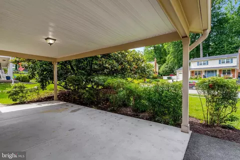Exterior - 8706 Fox Ridge Rd, Springfield, VA 22152 photo 16 of 16