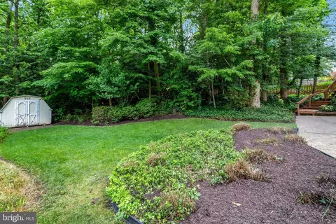 Exterior - 8706 Fox Ridge Rd, Springfield, VA 22152 photo 4 of 16