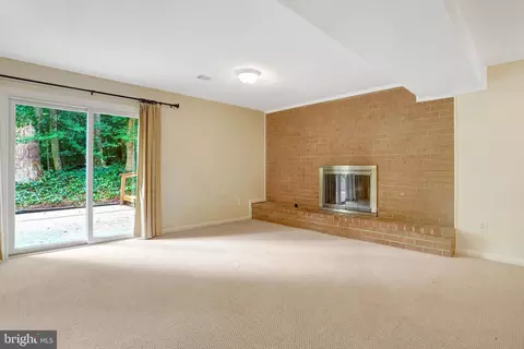 Living - 8706 Fox Ridge Rd, Springfield, VA 22152 photo 10 of 10