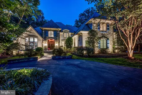 601 Utterback Store Rd, Great Falls, VA 22066