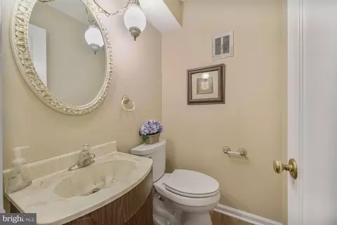5932 Queenston St, Springfield, VA 22152 photo 15