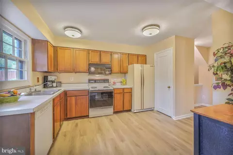 5932 Queenston St, Springfield, VA 22152 photo 14