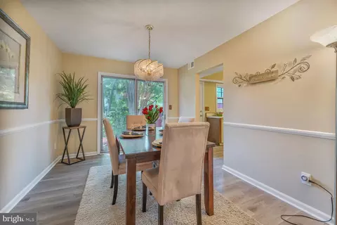 5932 Queenston St, Springfield, VA 22152 photo 6