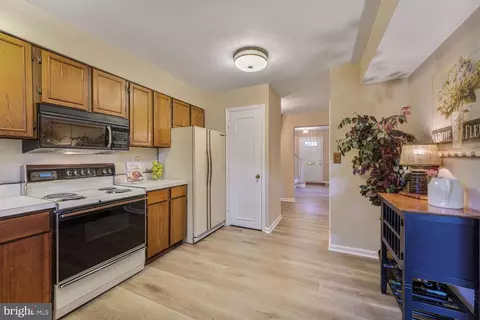 5932 Queenston St, Springfield, VA 22152 photo 8
