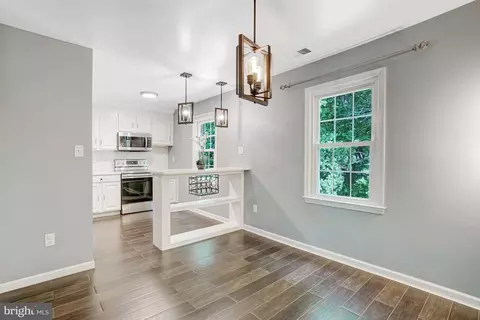 8378 Uxbridge Ct, Springfield, VA 22151 photo 9