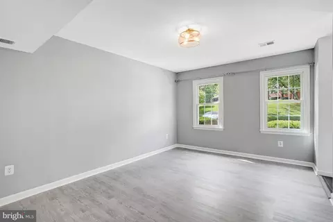 8378 Uxbridge Ct, Springfield, VA 22151 photo 12