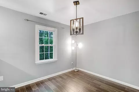8378 Uxbridge Ct, Springfield, VA 22151 photo 8