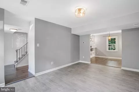 8378 Uxbridge Ct, Springfield, VA 22151 photo 14