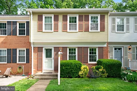 8378 Uxbridge Ct, Springfield, VA 22151 photo 3