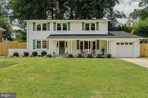 4766 Tapestry Dr, Fairfax, VA 22032