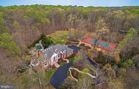 10618 Beach Mill Rd, Great Falls, VA 22066