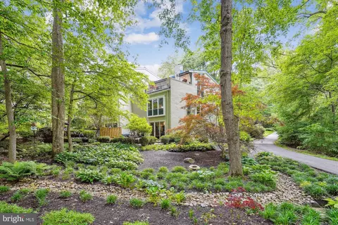 11464 Orchard Ln, Reston, VA 20190