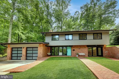 3309 Parkside Ter, Fairfax, VA 22031