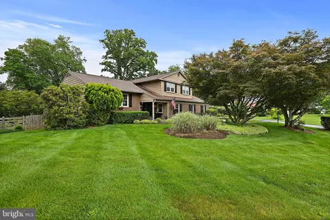 10404 Trumpeter Ct, Vienna, VA 22182