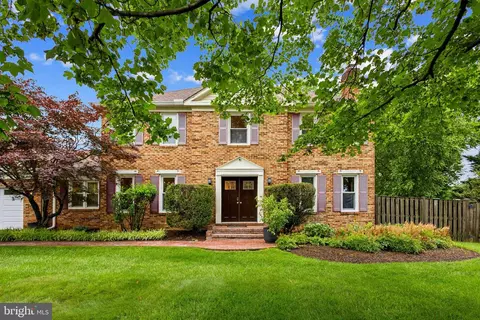 11100 Flora Lee Dr, Fairfax Station, VA 22039