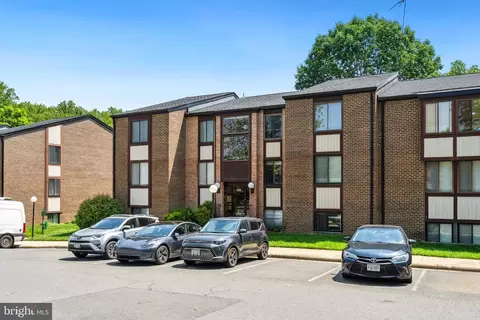 3113 Buccaneer Ct #101, Fairfax, VA 22031