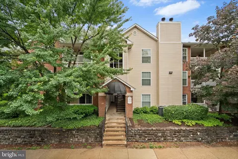 1525 Lincoln Way #203, Mclean, VA 22102