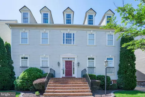 2830 Norborne Pl, Oakton, VA 22124