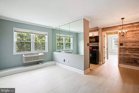 2237 Farrington Ave #301, Alexandria, VA 22303