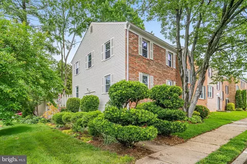 5500 Kendrick Ln, Burke, VA 22015
