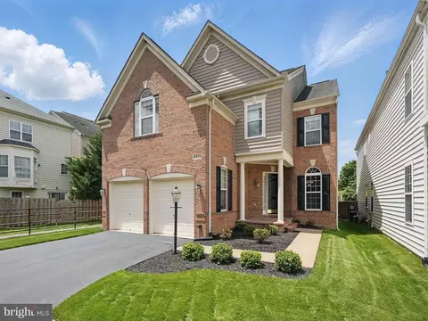 8313 Middle Ruddings Dr, Lorton, VA 22079